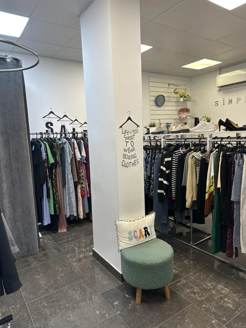 Магазин стоковой одежды в одной из лучших локаций